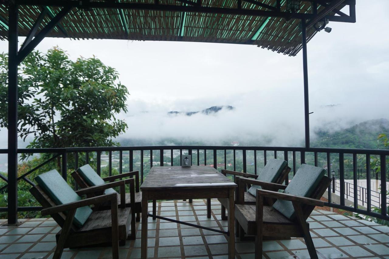 Bann Suan Maya Mae Rim Extérieur photo